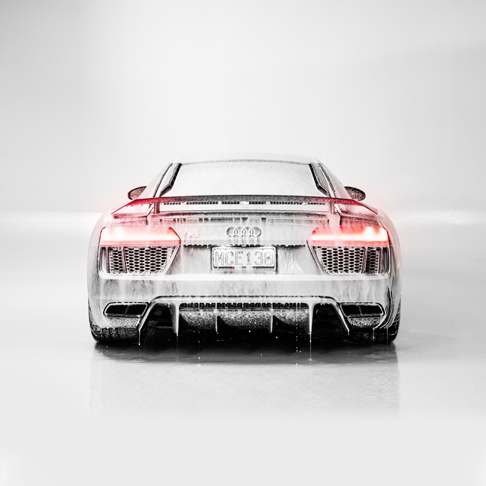 Audi R8 rear view in the Carfē facility